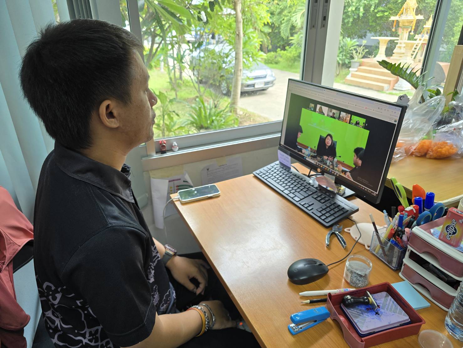 title - ปฏิรูปที่ดินจังหวัดเพชรบุรี มอบหมายให้นายอดุลย์ สินธุสน ผู้อำนวยการกลุ่มการเงินบัญชีและจัดเก็บผลประโยชน์ พร้อมด้วย เจ้าหน้าที่ ส.ป.ก.เพชรบุรี ร่วมอบรมเชิงปฏิบัติการ 